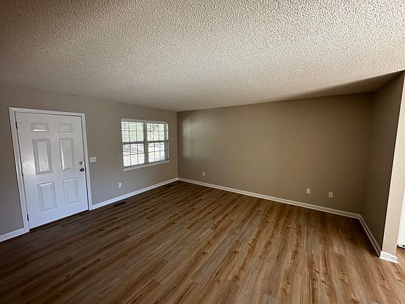 3rd image of 6338 Millhouse Ln