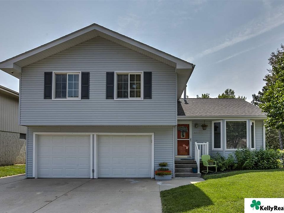 1st image of 6010 N 116th Cir