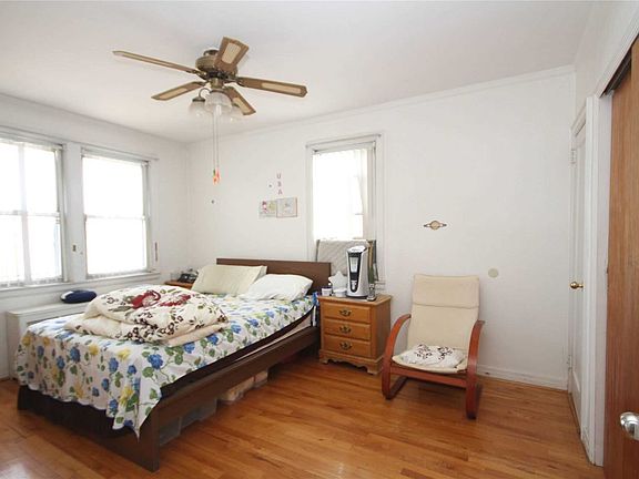5th image of 73-55 52nd Ct
