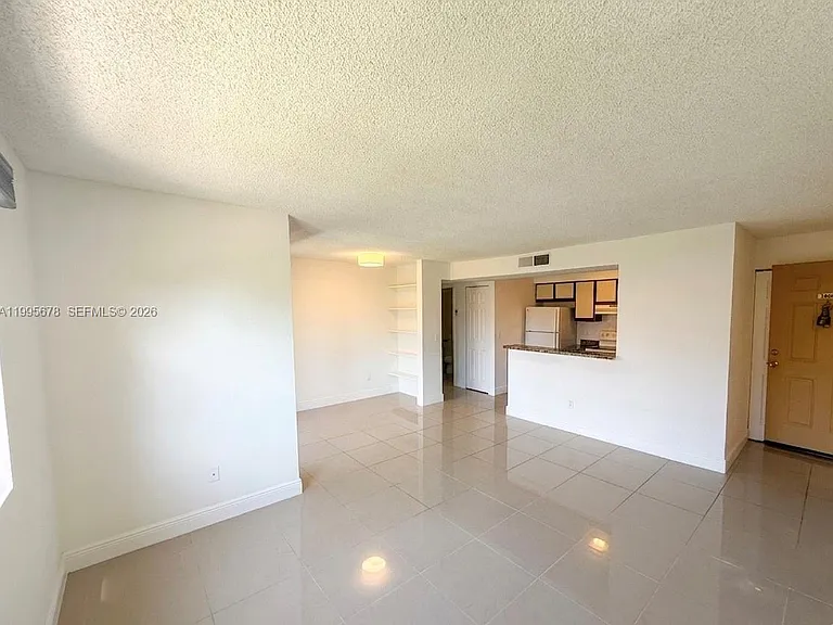 1253 SW 46th Ave #1608 — Photo 4
