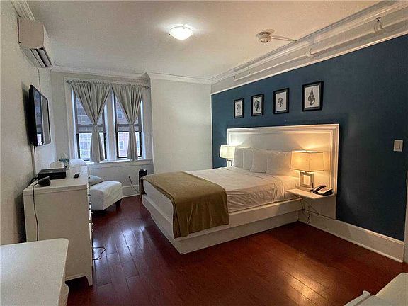 5th image of 405 E Broadway #107