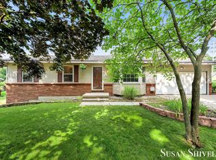 2659 Bryanwood Dr NW, Grand Rapids, MI 49544