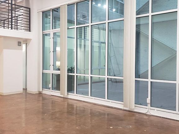 3rd image of 409 W Olympic Blvd #202
