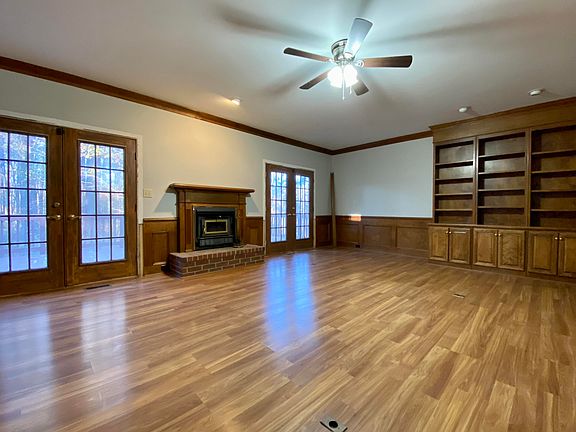5th image of 4783 Sharon Dr