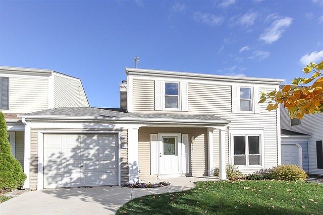 1st image of 3S273 Blackthorn Ln