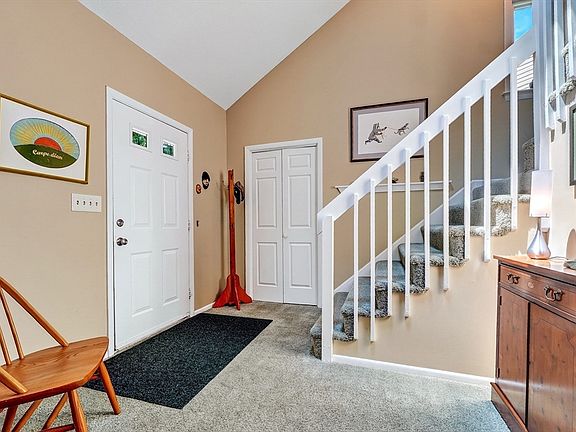 3rd image of 8 Pilgrim Dr #A