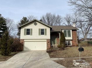 645 Hickory Knoll Ct, Ballwin, MO 63021