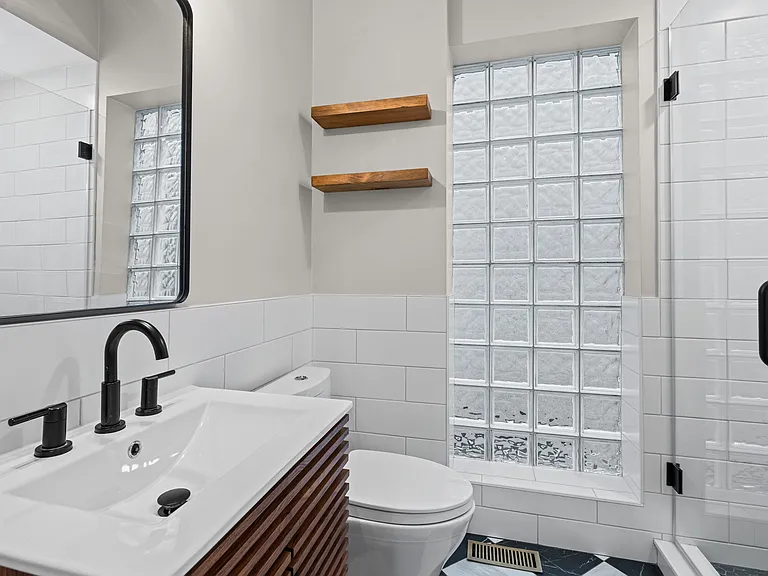 1747 N Wolcott Ave #1 — Photo 11