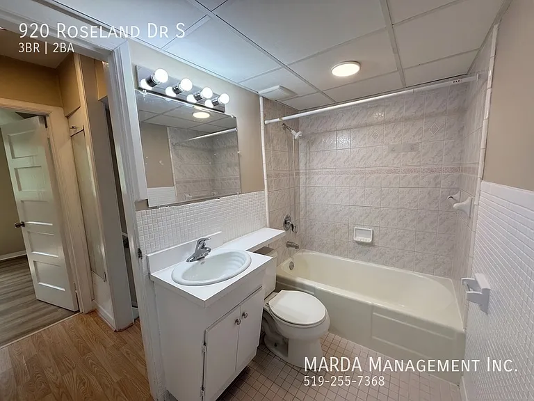 920 Roseland Dr S — Photo 25
