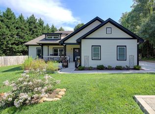 41 Mattie Ln, Hendersonville, NC 28792