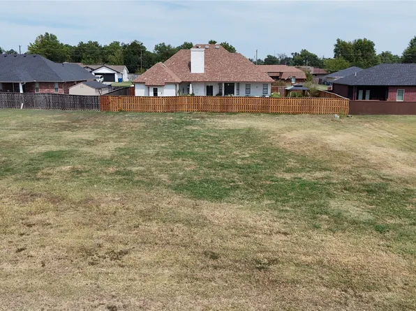 1006 E 14th St, Cushing, OK 74023