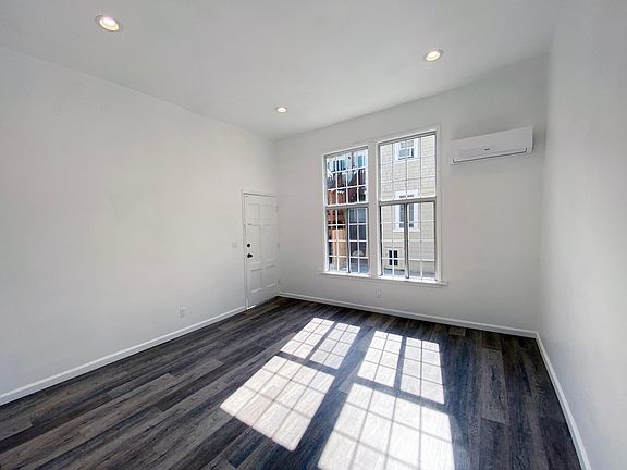 2nd image of 708 Fremont Ave