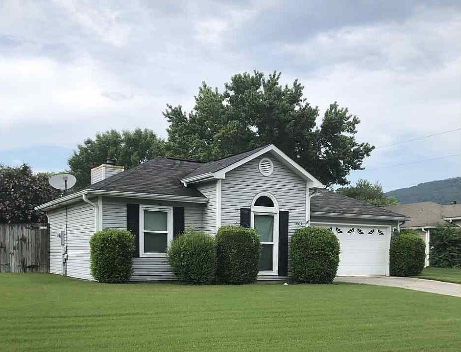 1st image of 13603 Clay Ct SE
