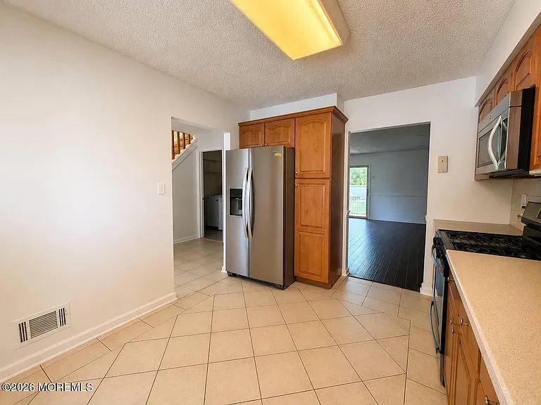 7 Stuart Dr #3 — Photo 8