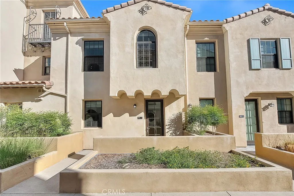3 bed, 2.5 bath, 1577 sqft, $3,550 — Photo 4