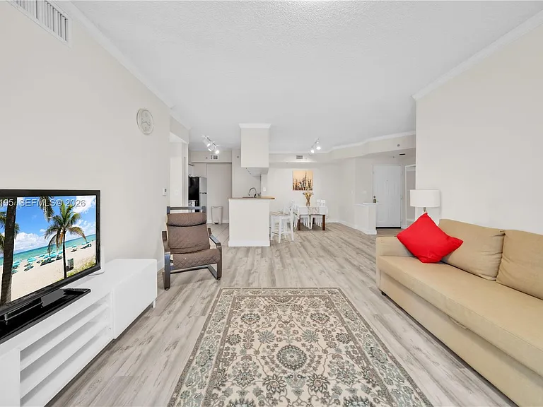 17145 N Bay Rd #4304 — Photo 3