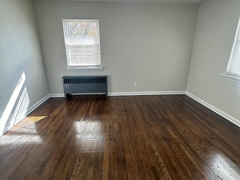 210 Broad Ave #B — Photo 4