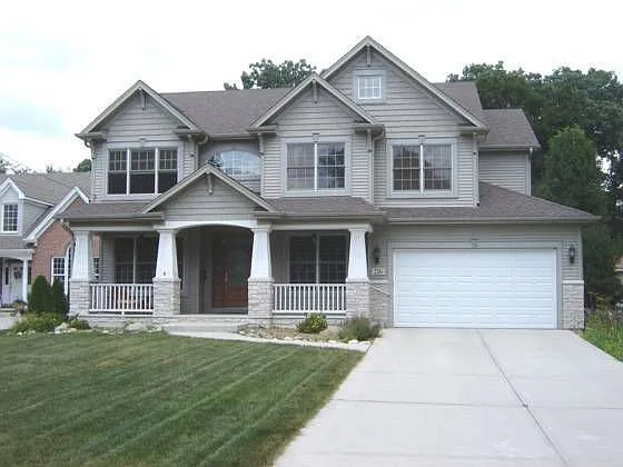 216 W Grove St photo 1