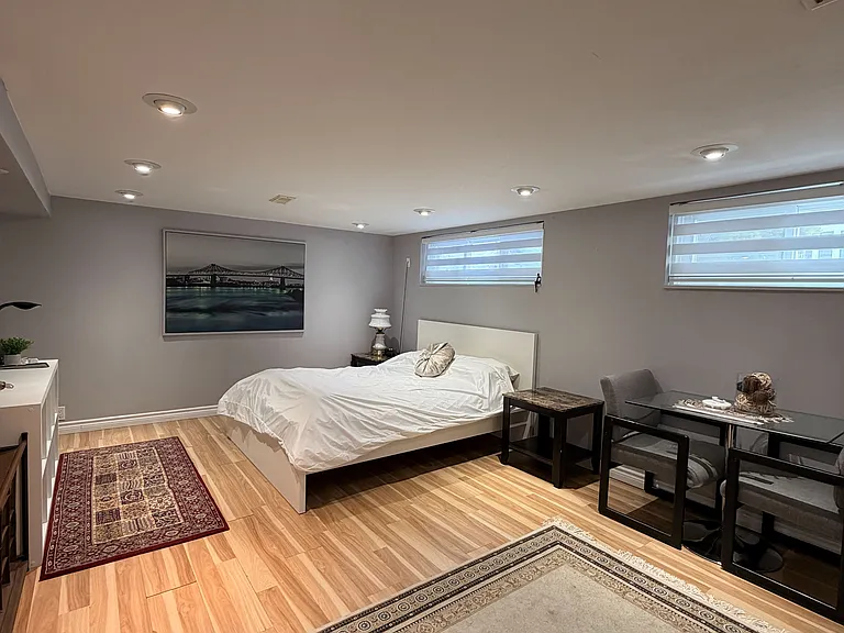 138 Goulding Ave #BASEMENT — Photo 17