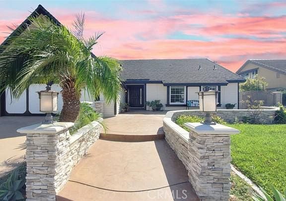 3rd image of 20748 Begonia Dr