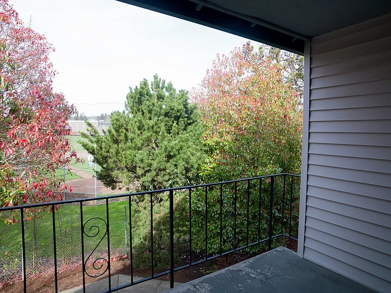 Meadow Ridge Apartments — Photo 18