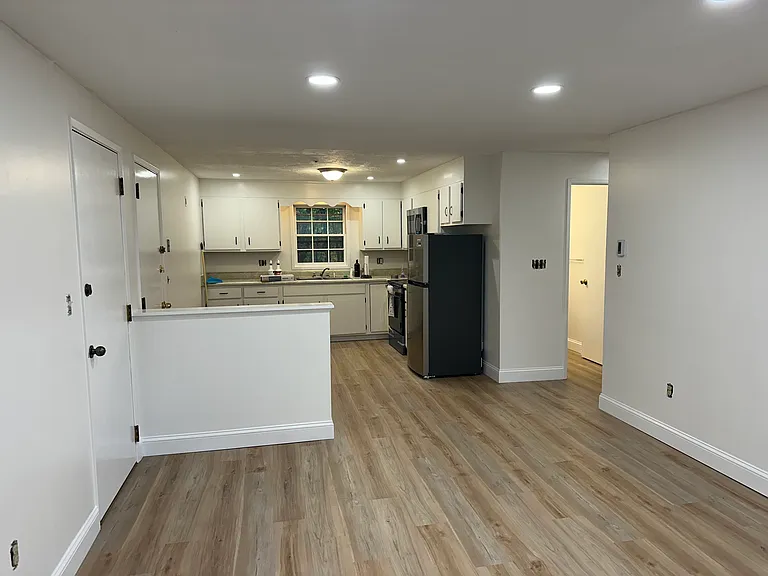 30 Garrison St #6 — Photo 1