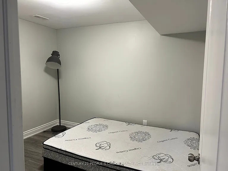 23 Travis Cres #BASEMENT — Photo 5