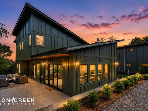 3015 Sand Hill Crane Dr, Asheville, NC 28806