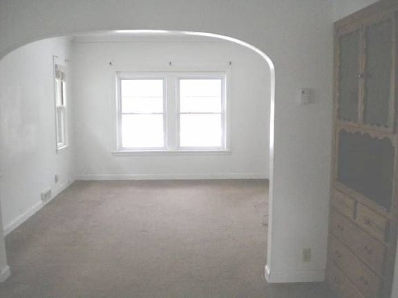 Dining Rm to Living Rm