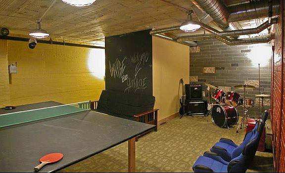 Recreation room l