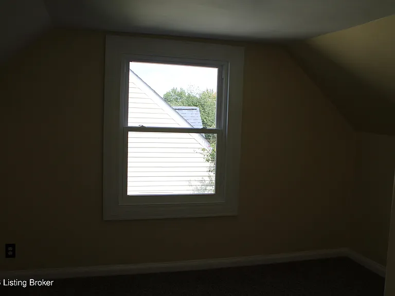 528 Harris Pl — Photo 16
