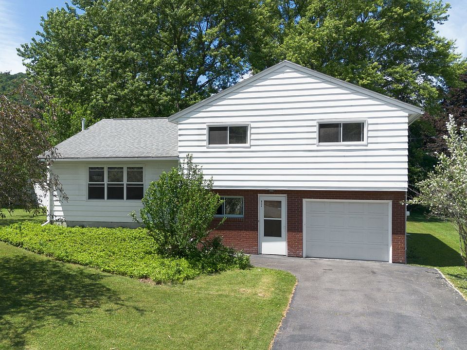 1st image of 824 Dickinson Dr