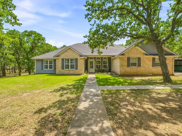330 Rambling Oaks Rd, Graham, TX 76450