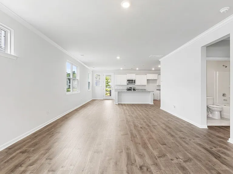 407 Oak View Way — Photo 2