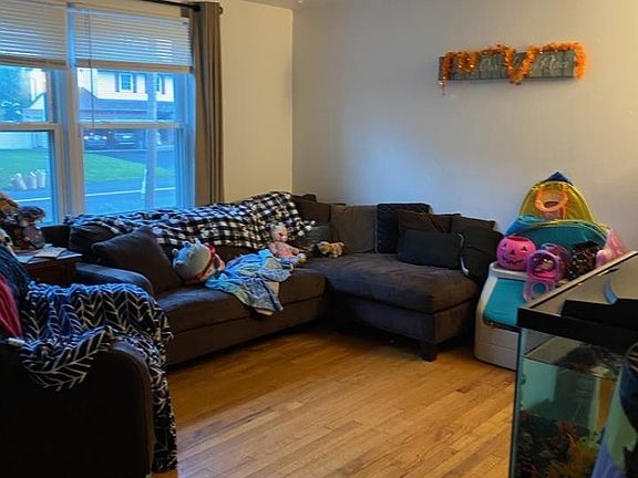 2nd image of 22 Campagna Dr
