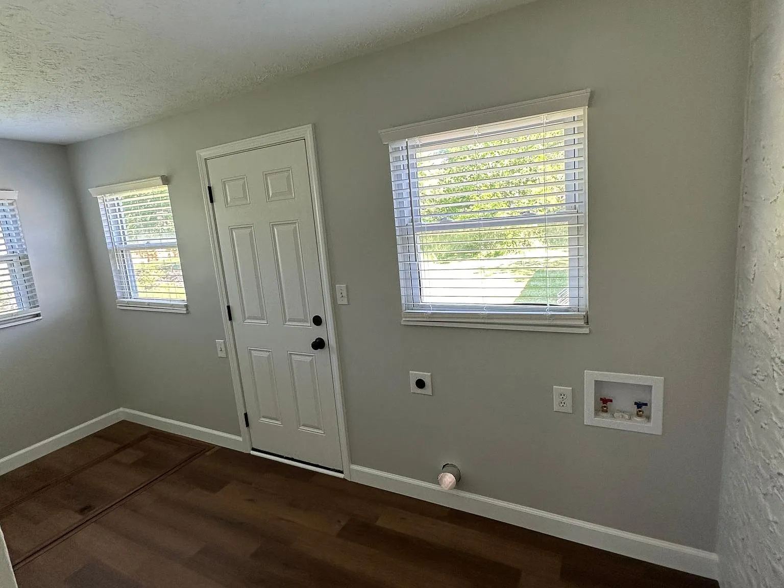 202 Greenwood Ave — Photo 2