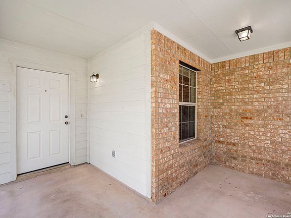 5th image of 7931 BRINSON CT