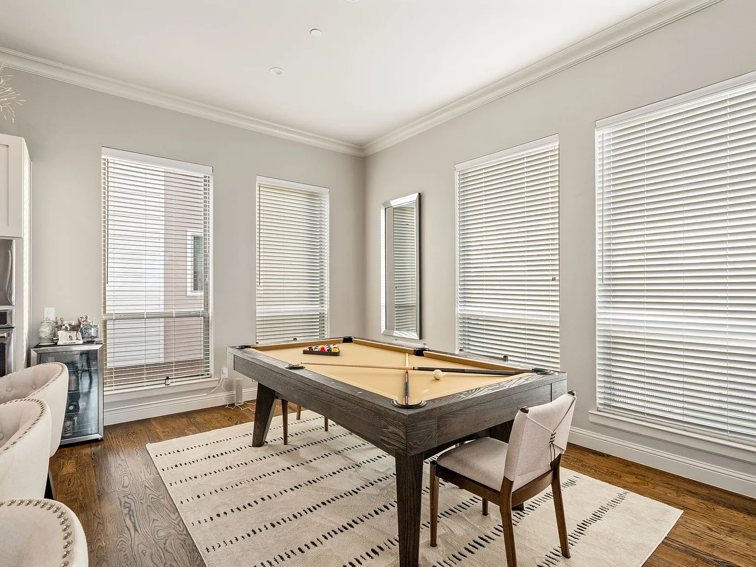 3 bed, 3.5 bath, 2712 sqft, $7,650 — Photo 4