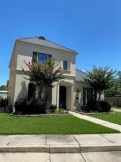 100 Oak Aly — Photo 1