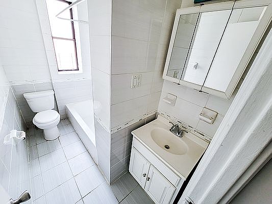 4th image of 2700 Bronx Park E #W42