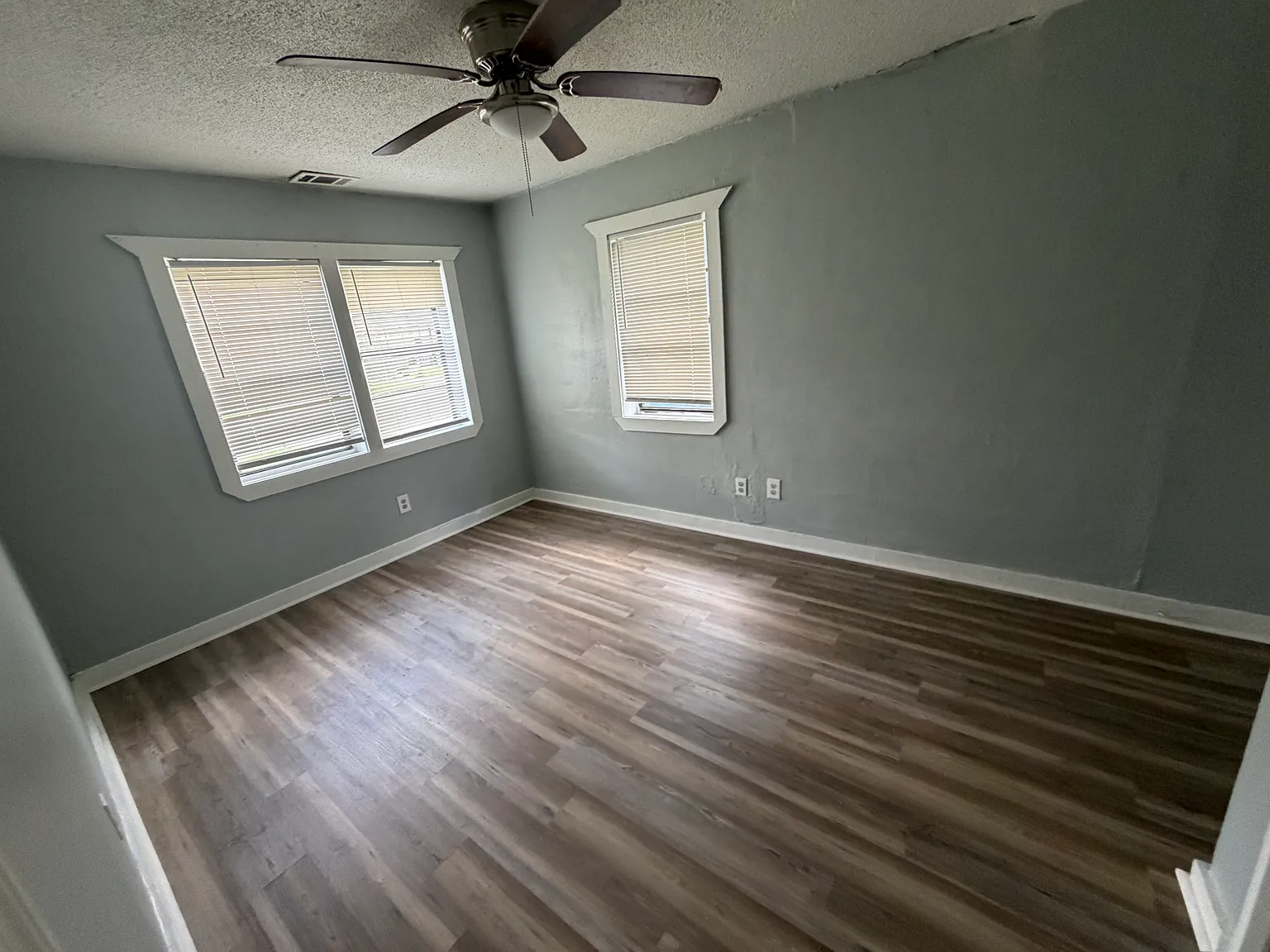 2 bed, 1.0 bath, 851 sqft, $1,200 — Photo 3