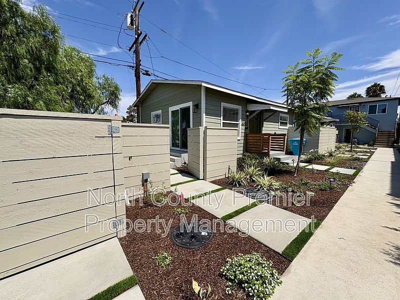 1st image of 4675 32nd St
