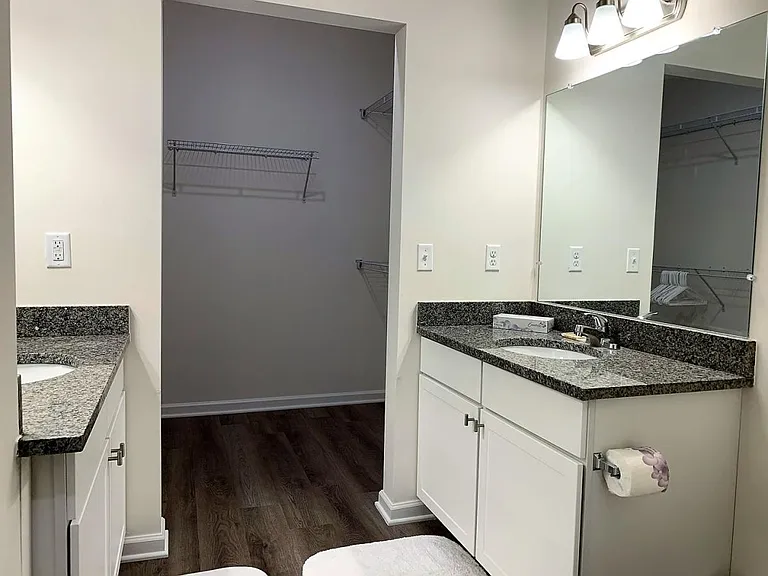 Towne Center Apartments — Photo 70