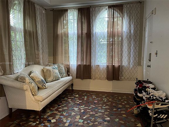 4th image of 1528 Drexel Ave APT 1B
