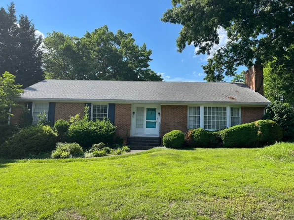 3713 Three Chop Ln SW, Roanoke, VA 24014