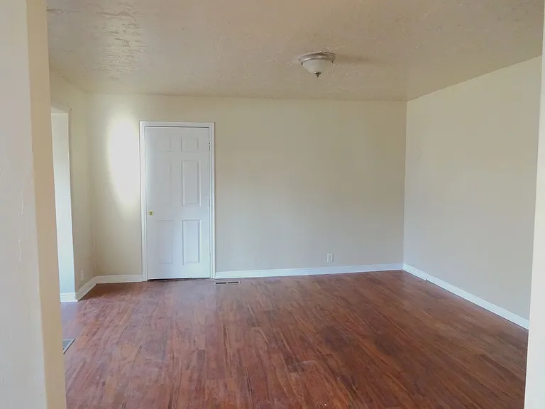 352 E Hampton Ave — Photo 7