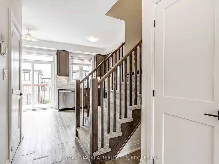 461 Blackburn Dr — Photo 13