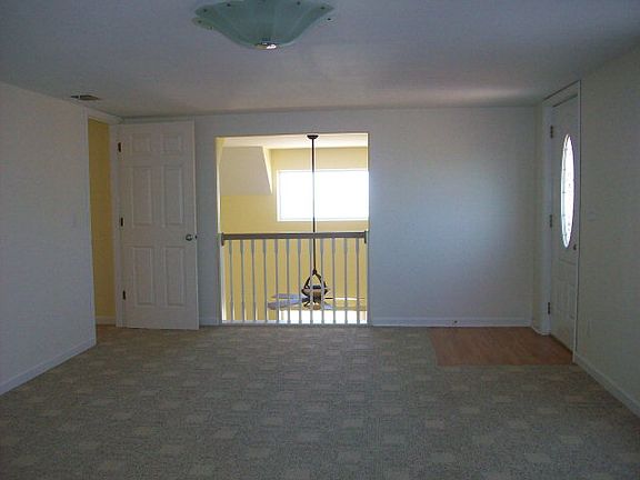 4th image of 1841 N Shore Dr