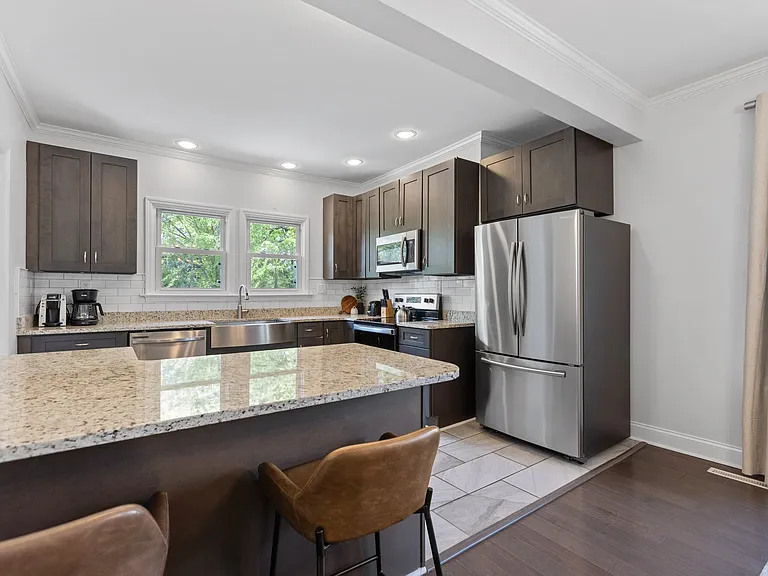 609 N Hyde Park Ave — Photo 13