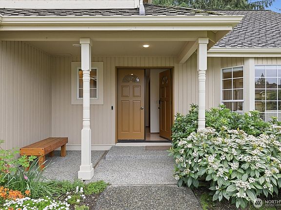 4th image of 14132 177th Avenue NE